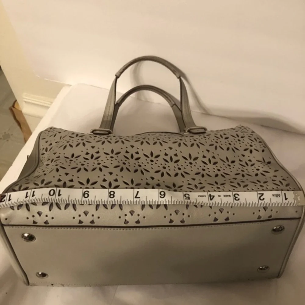 COACH TAYLOR EYELET LEATHER SATCHEL (COACH F27392)